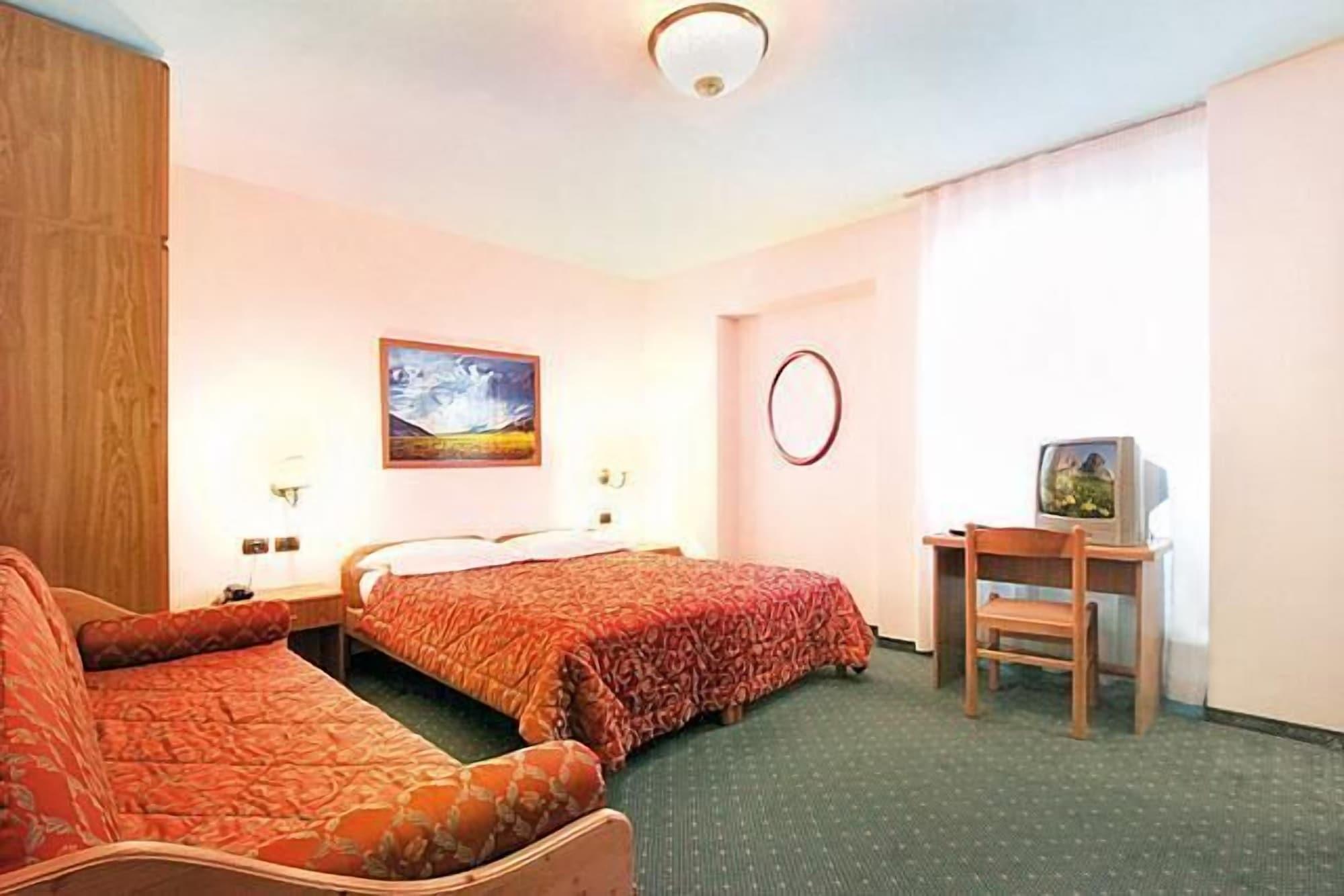 Hotel Il Caminetto Sport Canazei Luaran gambar