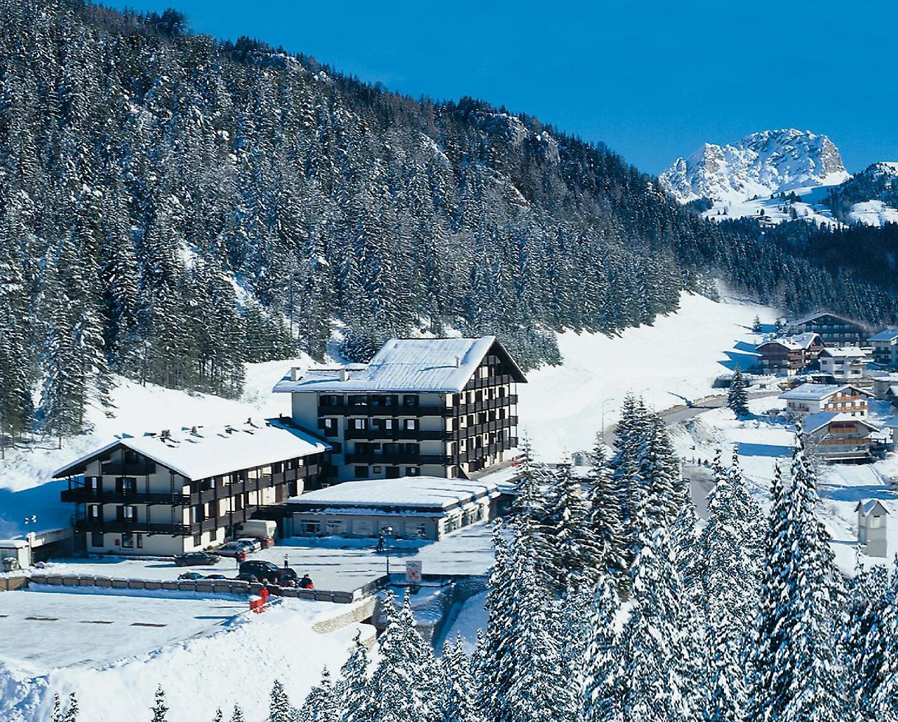 Hotel Il Caminetto Sport Canazei Luaran gambar