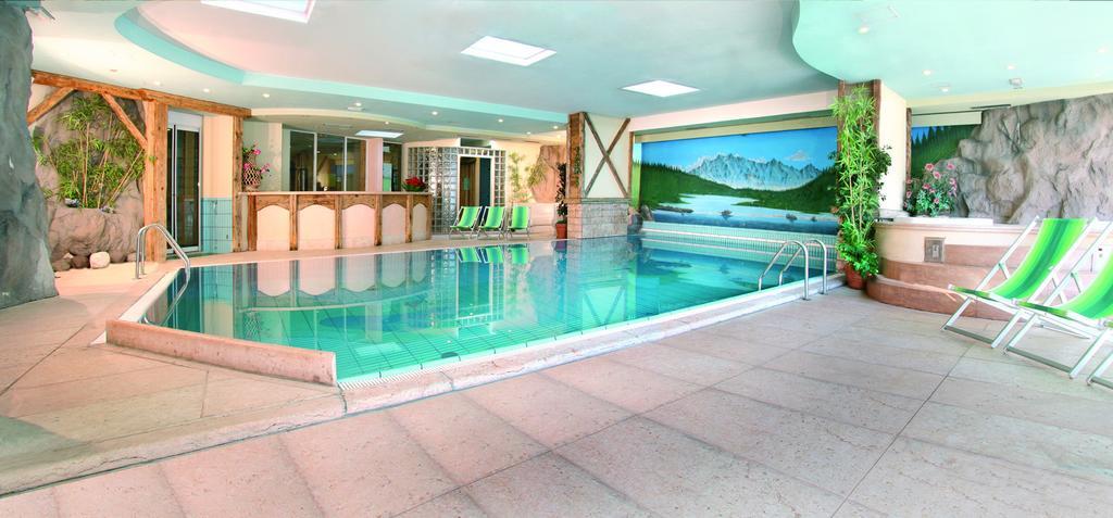 Hotel Il Caminetto Sport Canazei Luaran gambar
