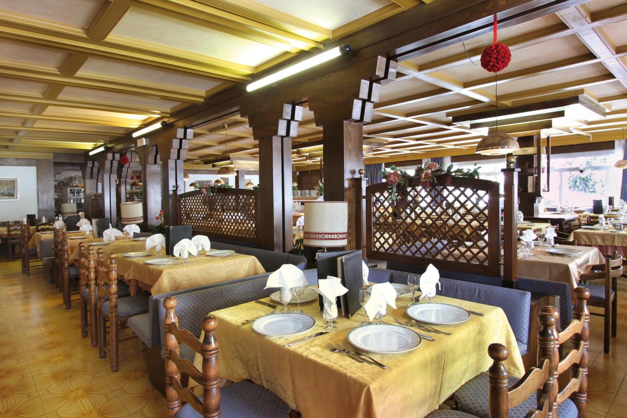 Hotel Il Caminetto Sport Canazei Luaran gambar