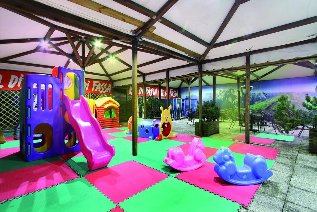 Hotel Il Caminetto Sport Canazei Luaran gambar