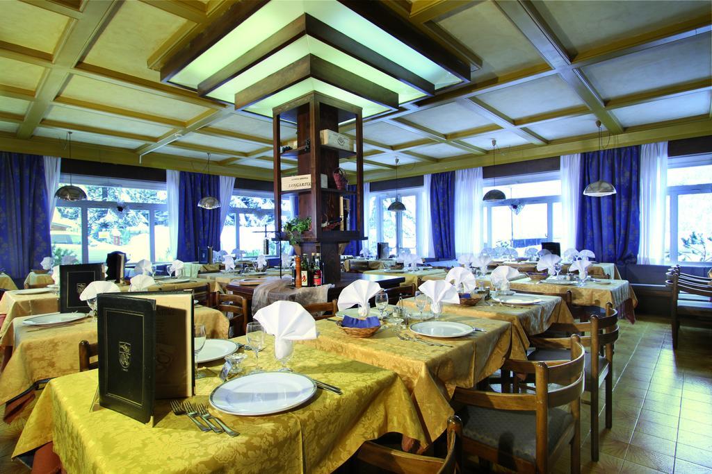 Hotel Il Caminetto Sport Canazei Luaran gambar