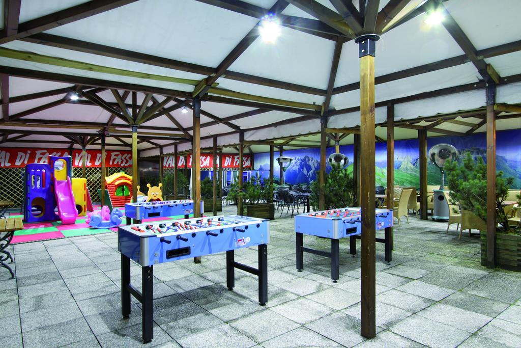 Hotel Il Caminetto Sport Canazei Luaran gambar