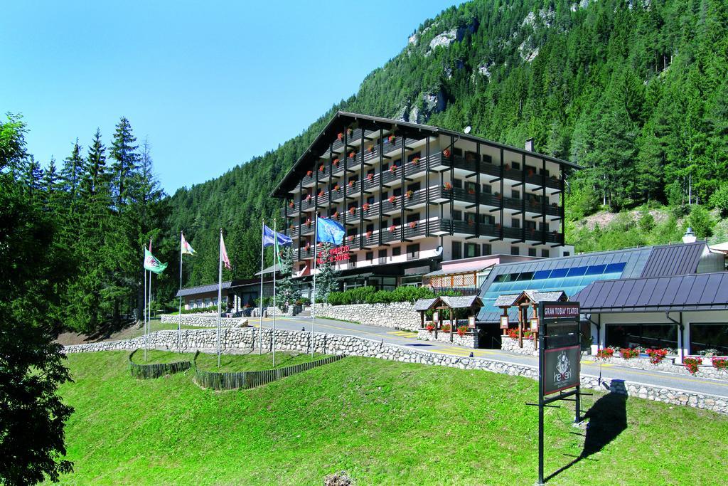 Hotel Il Caminetto Sport Canazei Luaran gambar