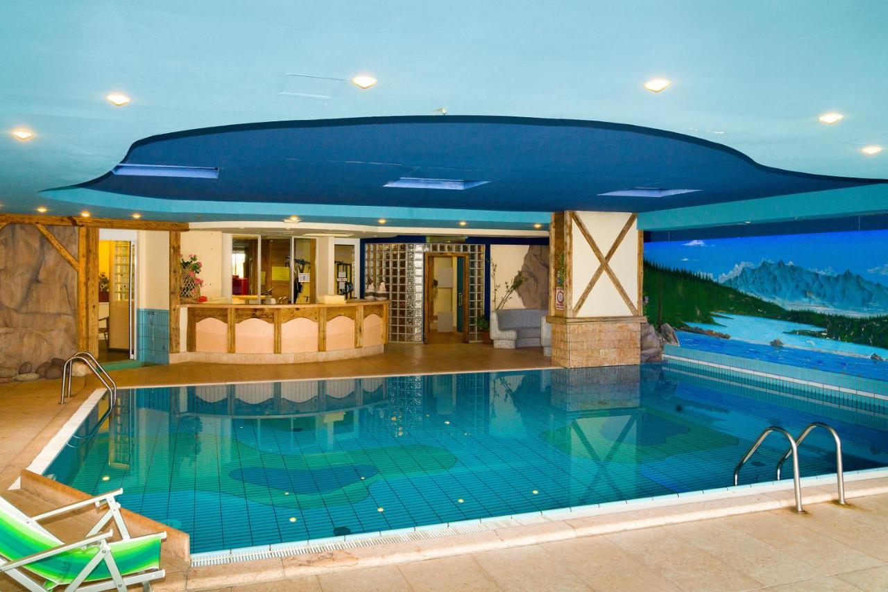 Hotel Il Caminetto Sport Canazei Luaran gambar
